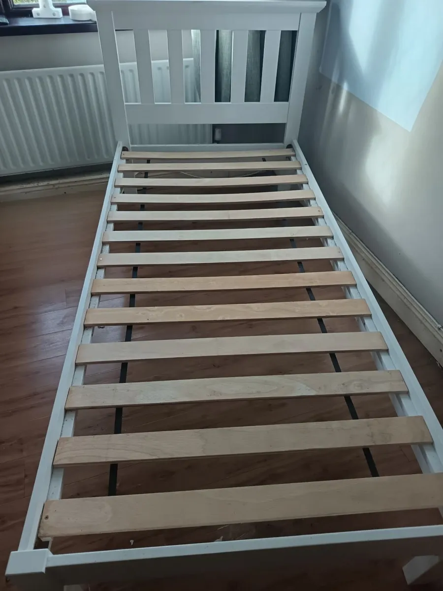 Single bed - Excellent condition - Image 1