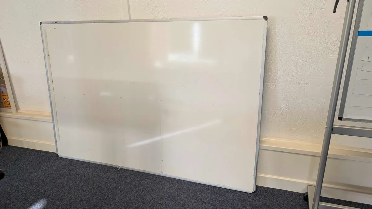 Large whiteboard  180x120cm