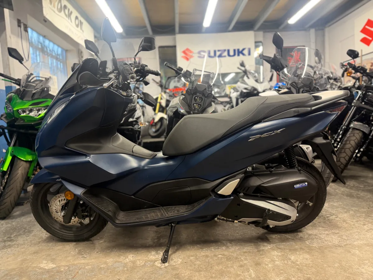2024 Honda PCX125 - Image 4