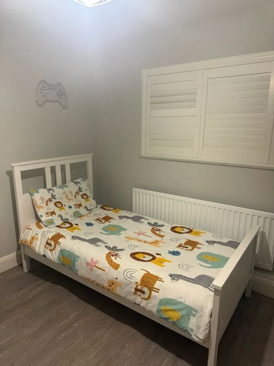 Toddler bed and single bed - Image 4