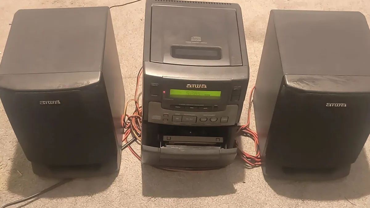 Fm Cassette CD Amplifier Aiwa - Image 1
