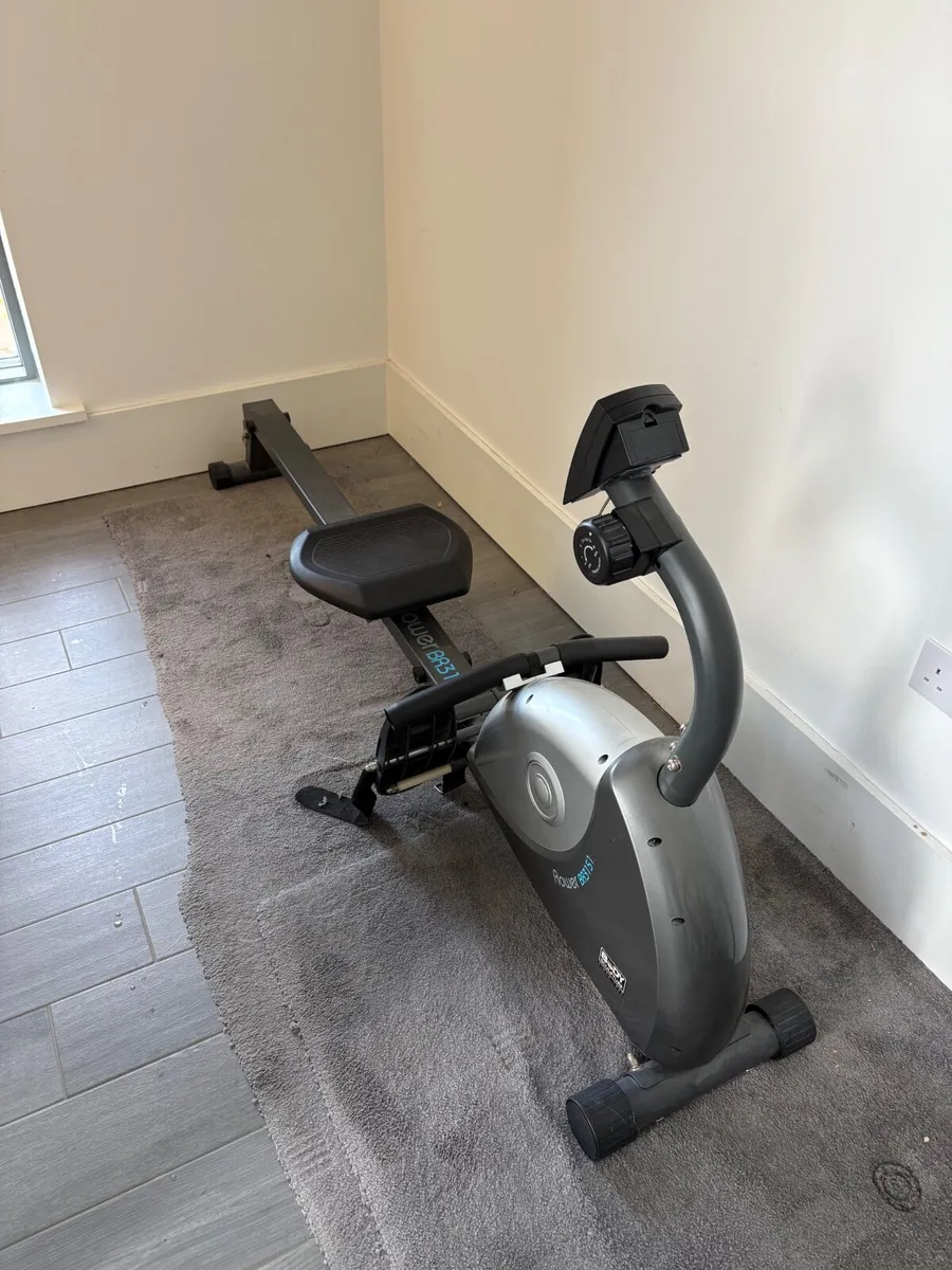 Home rowing machine - Image 1