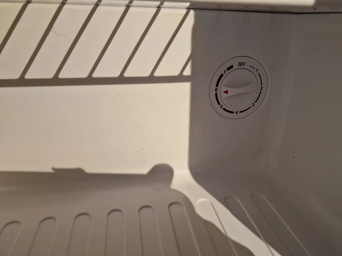 Mini Fridge - Image 4