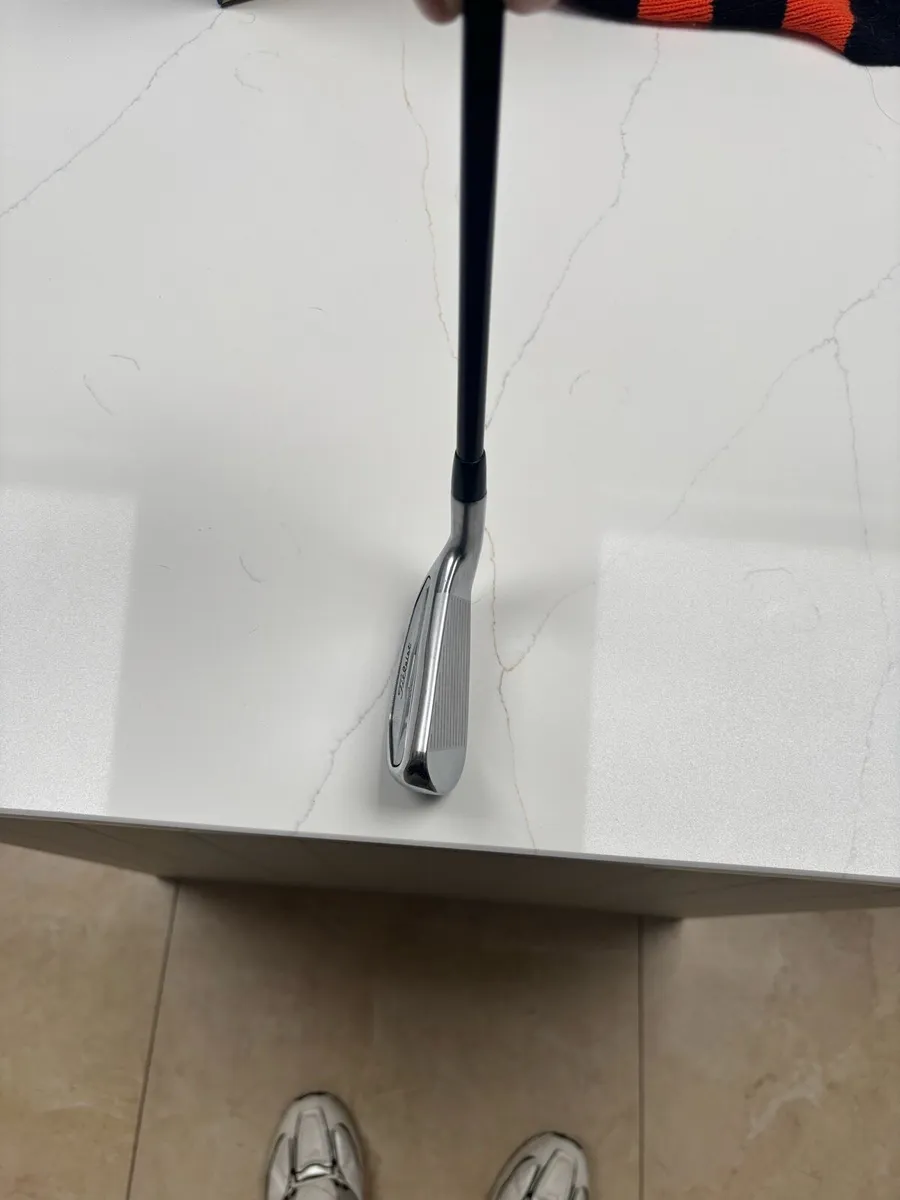 Titleist u505 2 Iron - Image 3