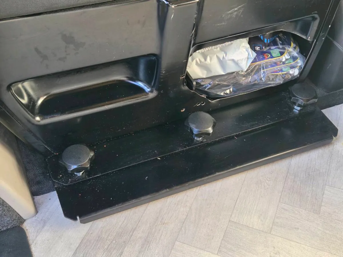 Volkswagen Transporter Swivel Seat Double T5 T6 Vu - Image 3