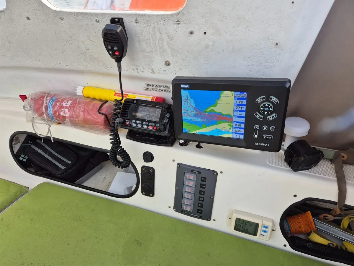 KL 28 Cruising catamaran - Image 3