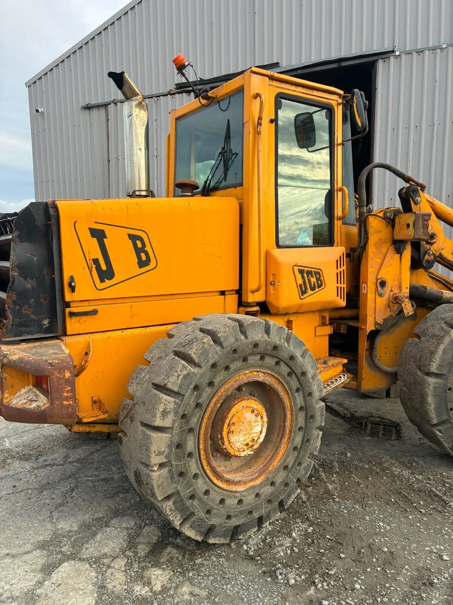 Loading shovel - Image 4