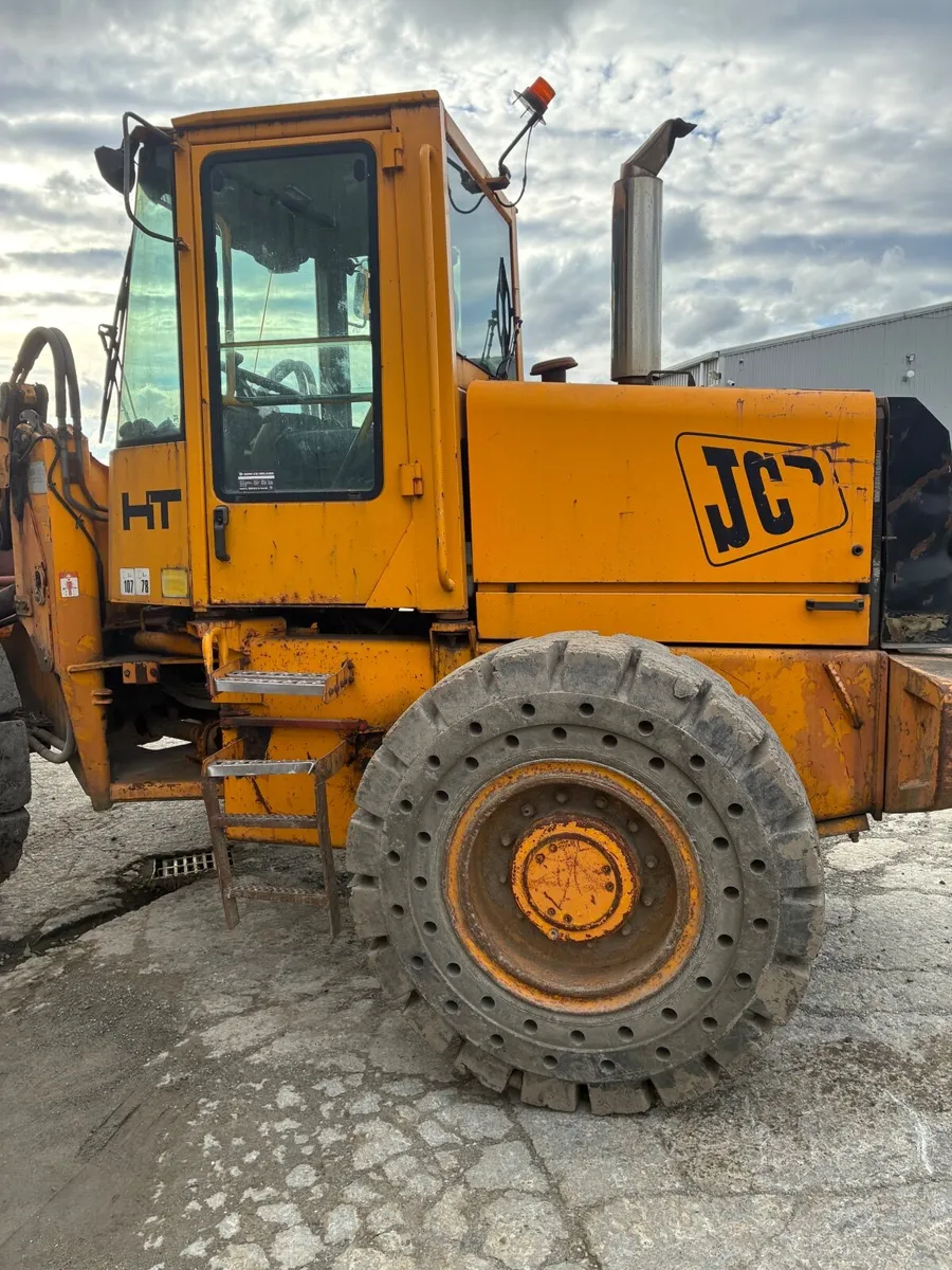 Loading shovel - Image 3