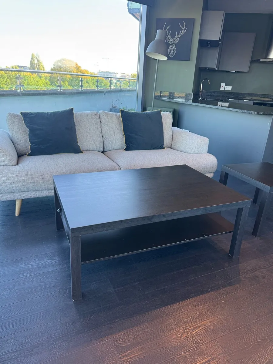 Coffee Table / Coffee Tables / Living Room - Image 1