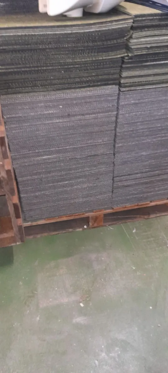 Carpet tiles - Image 1
