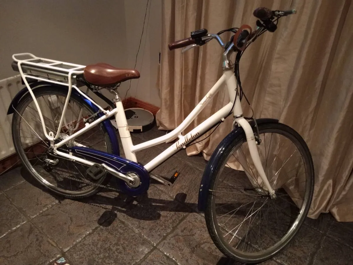 17" Pendleton somerby 8 speed electric ladies bike - Image 4