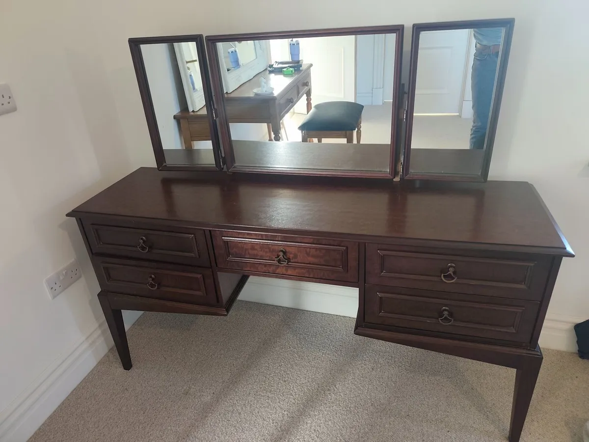 Solid Dressing Table - Image 3