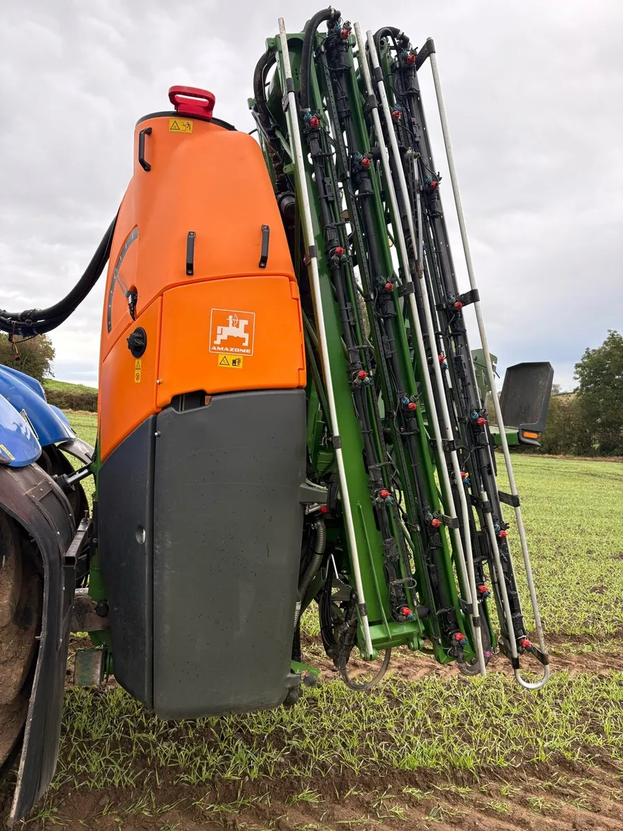 Amazone UF 2002 Sprayer 24m - Image 1