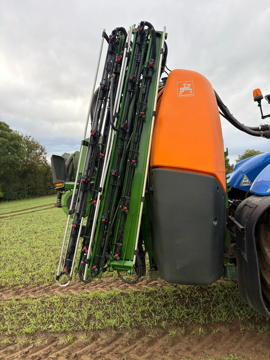 Amazone UF 2002 Sprayer 24m - Image 2