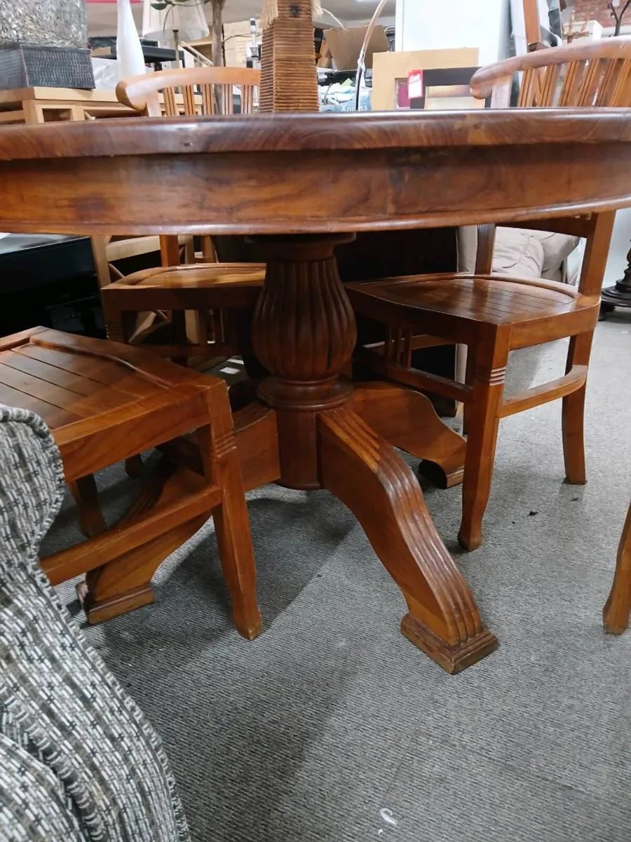 Round table & 4 chairs - Image 2