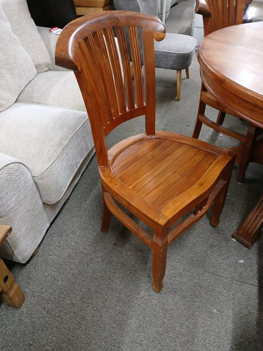 Round table & 4 chairs - Image 3