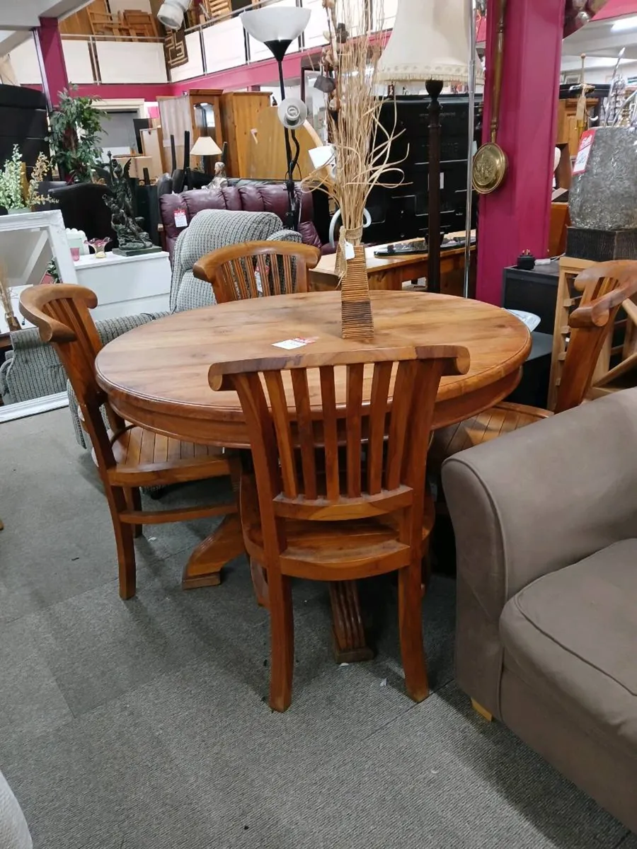Round table & 4 chairs - Image 4