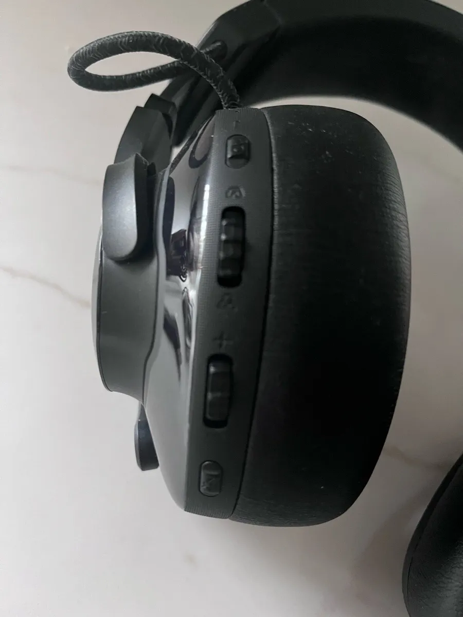 JBL Quantum 350 wireless gaming headset - Image 4