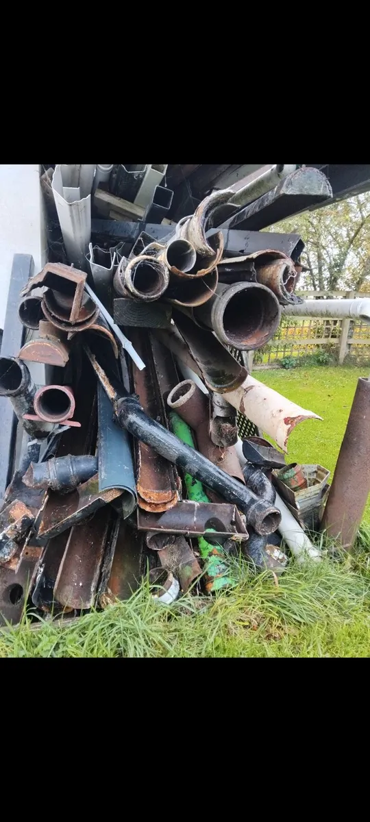 Cast iron gutters and downpipes - Image 2