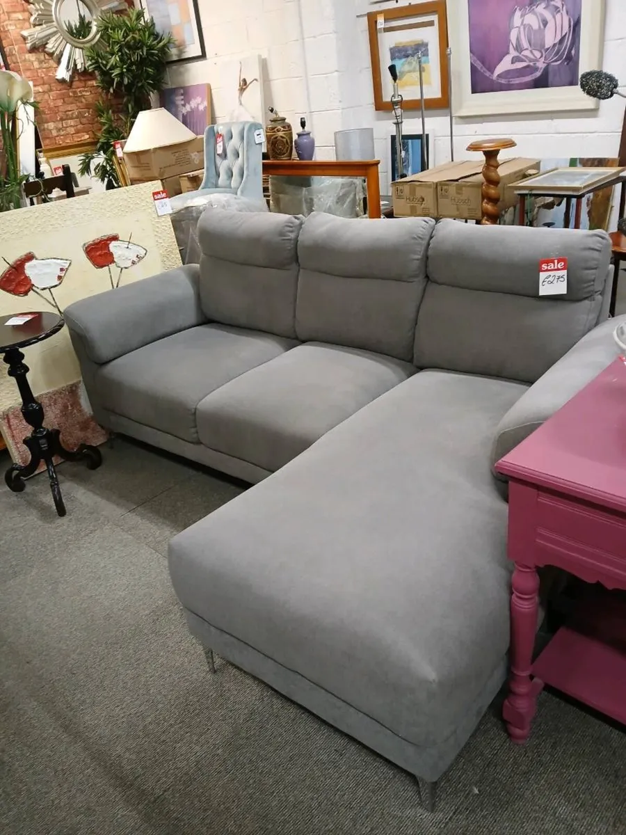 3 seater sofa with attached  chaise - Image 1