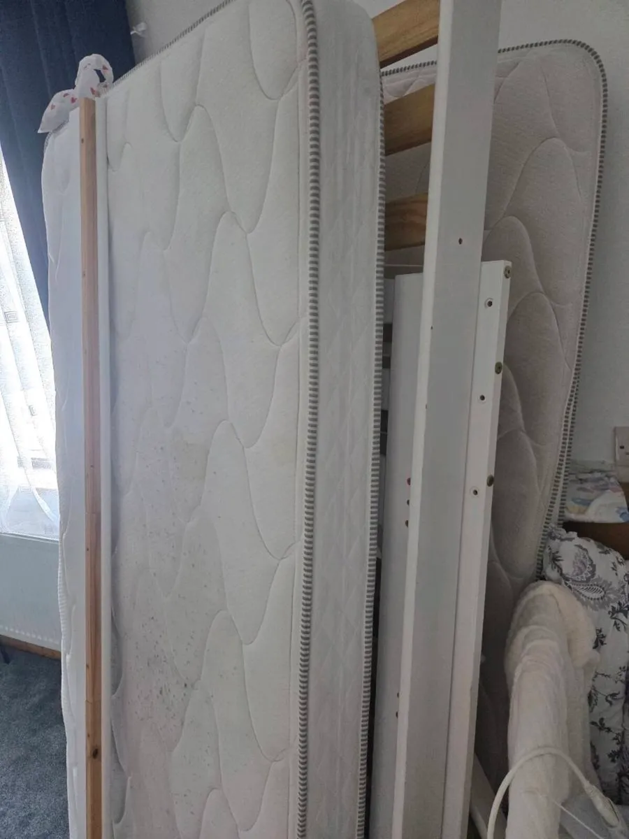 Bunk bed and matrresses