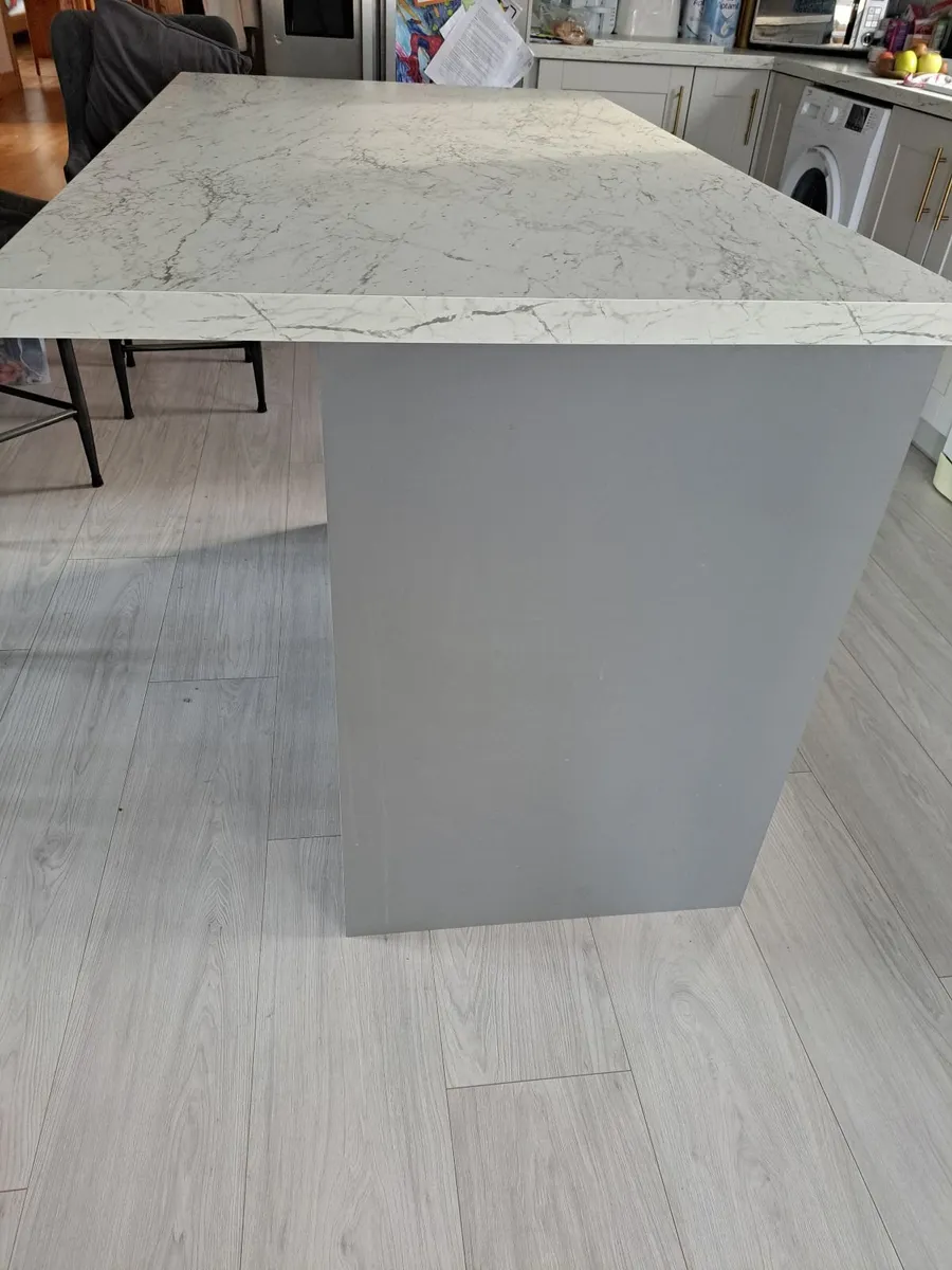 Kitchen island - Image 4