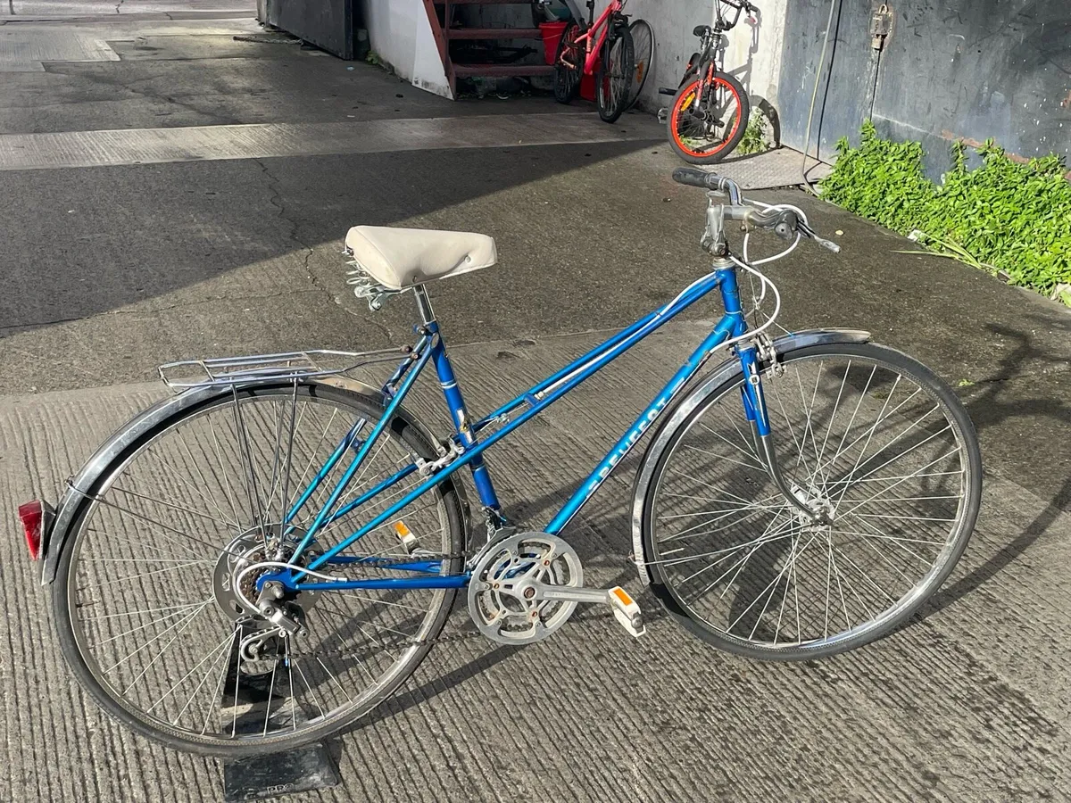 Vintage Peugeot ladies bike - Image 2