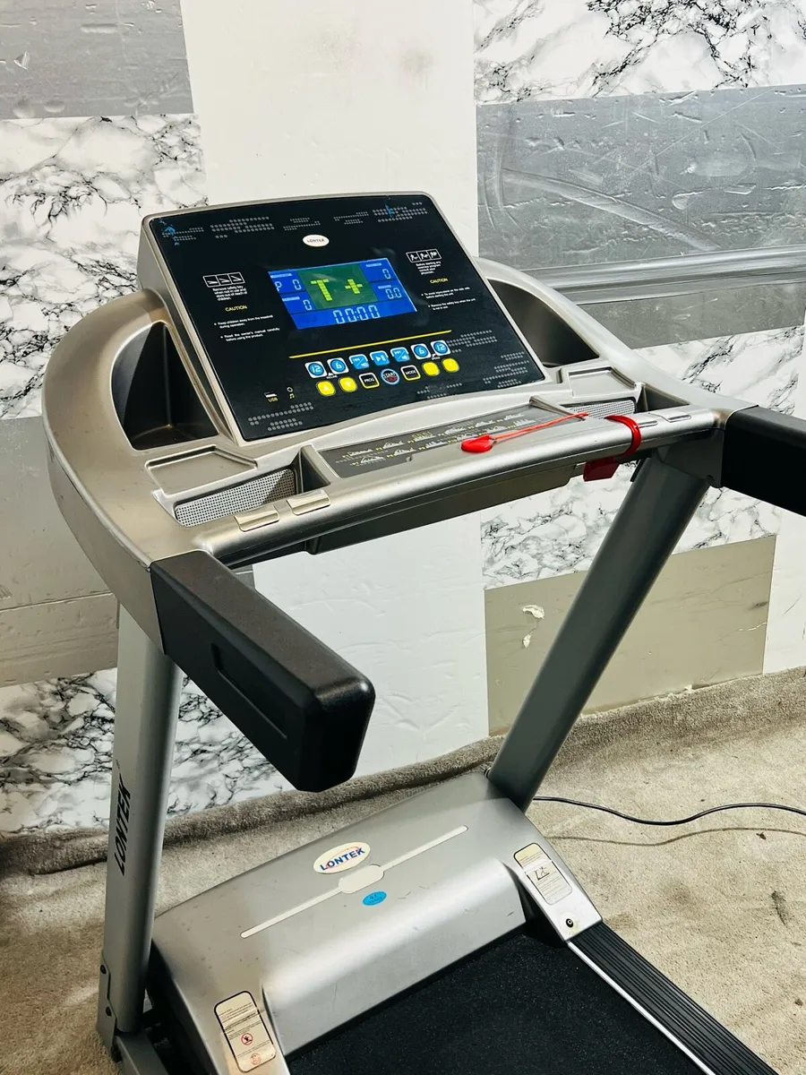 LARGE TREADMILL 130KG USERS WEIGHT - Image 3