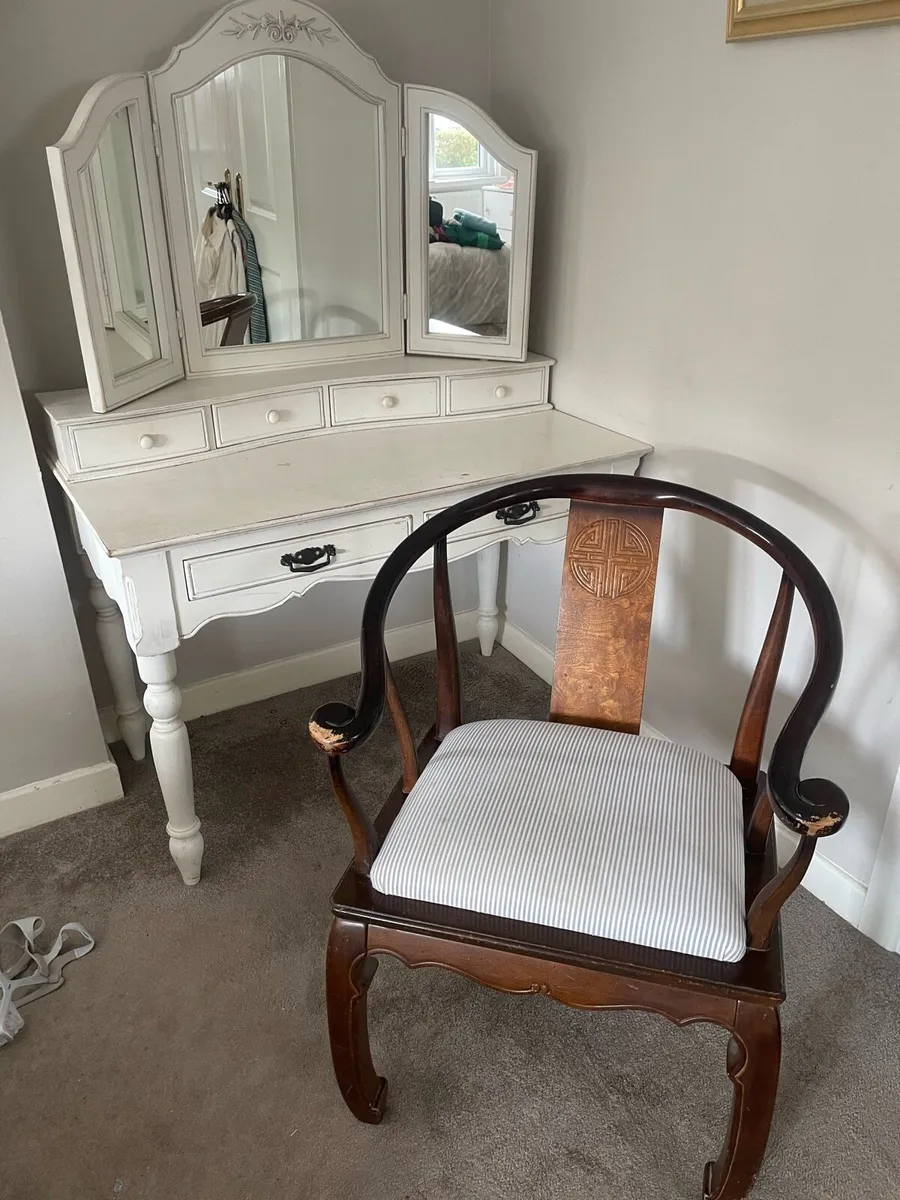 Bedroom furniture - Image 1