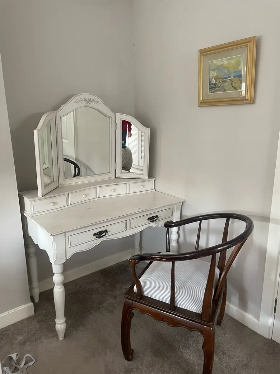 Bedroom furniture - Image 2