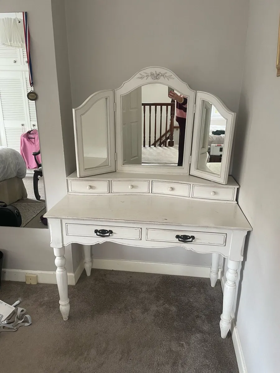Bedroom furniture - Image 3