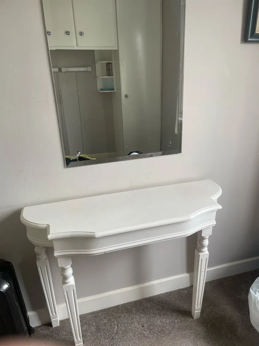 Bedroom furniture - Image 4