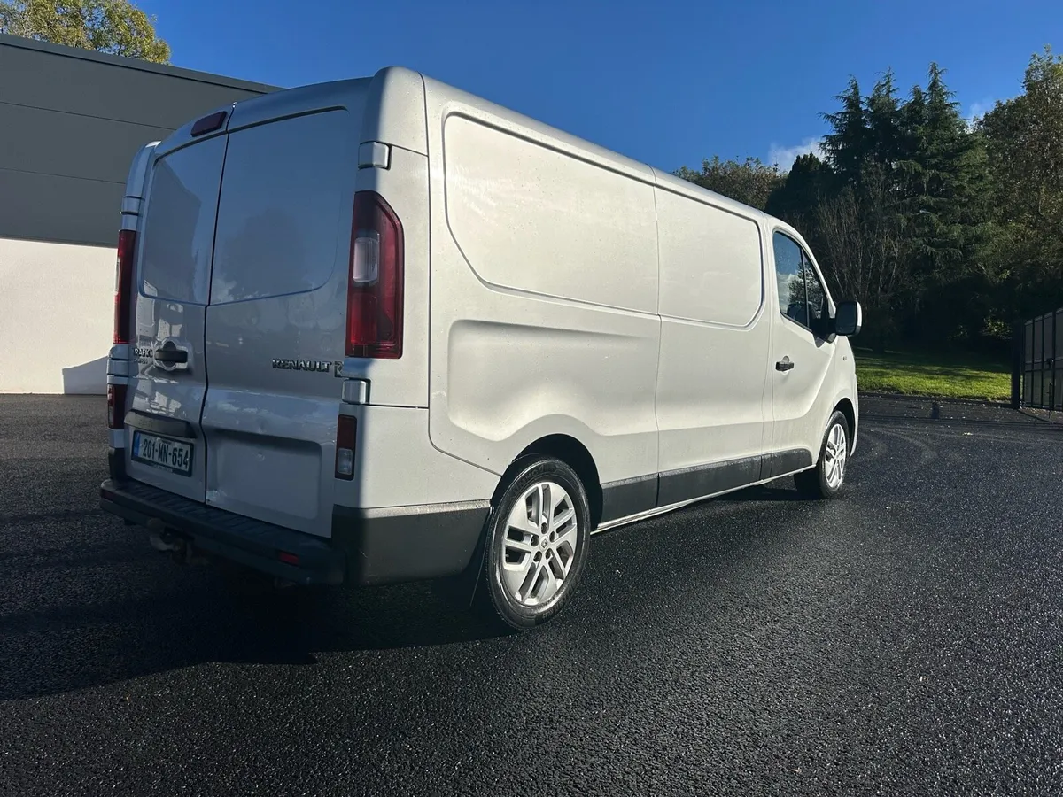 2020 Renault Trafic 2.0L - Image 2