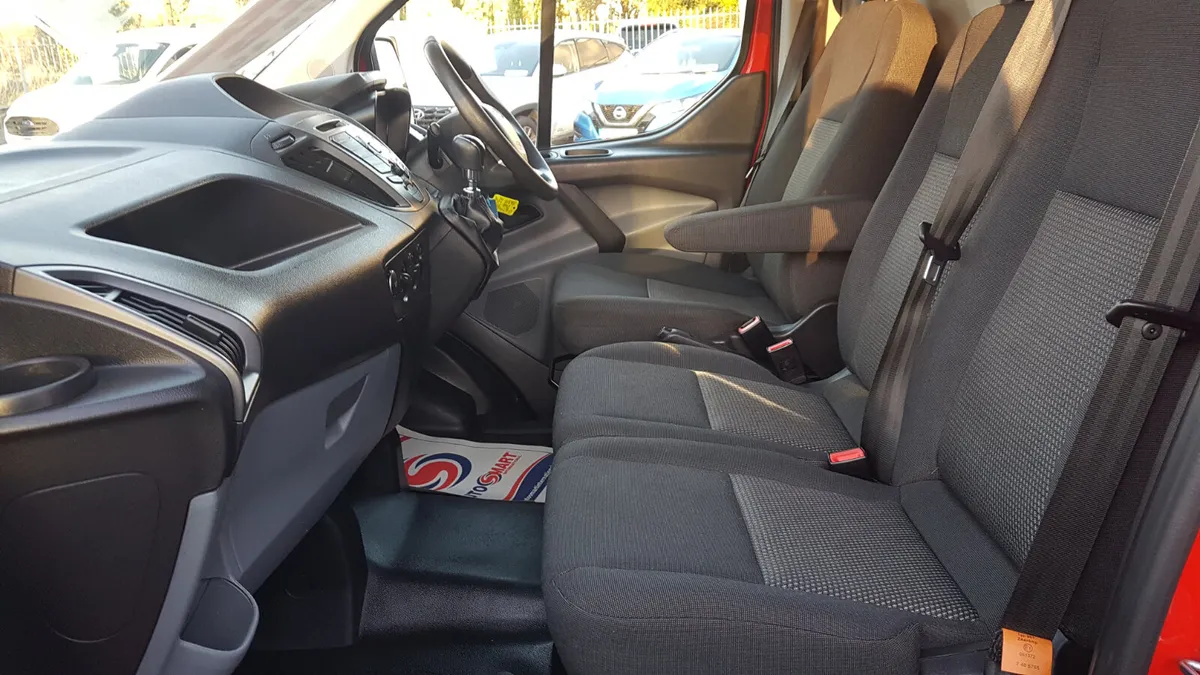 Ford Transit custom 100km as new vat invoice - Image 3