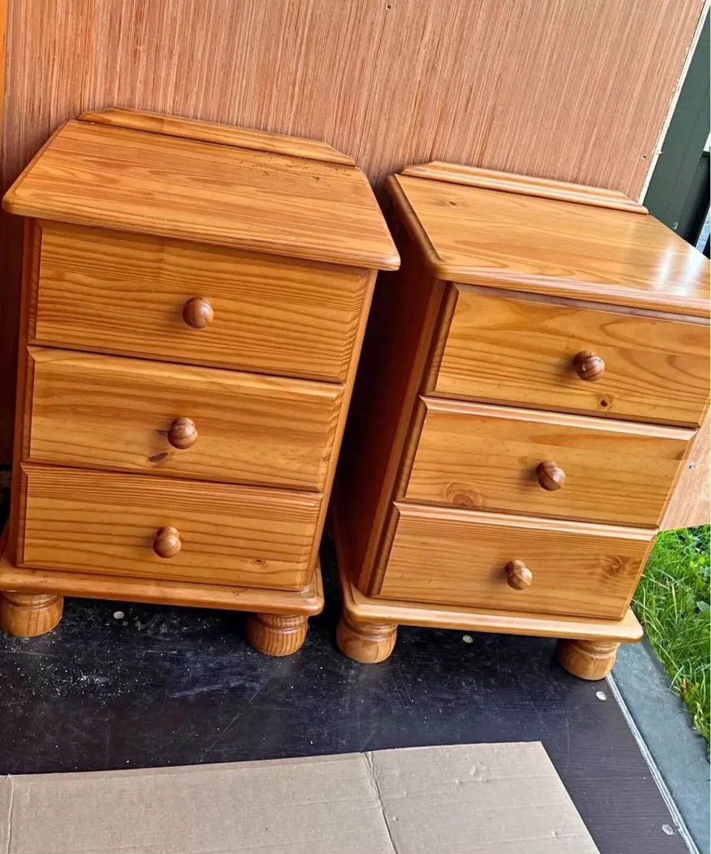 Bedside Lockers