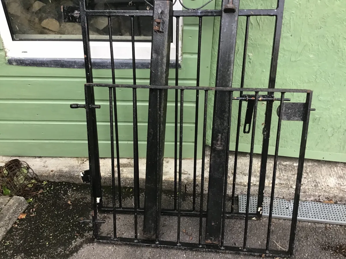 Wrought iron gates - Image 2