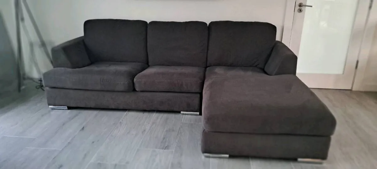 3 Seater Chaise Couch - Image 1