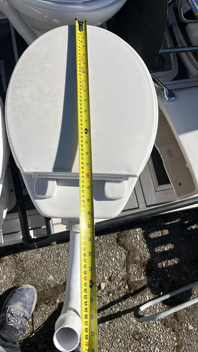 Toilet - Image 4