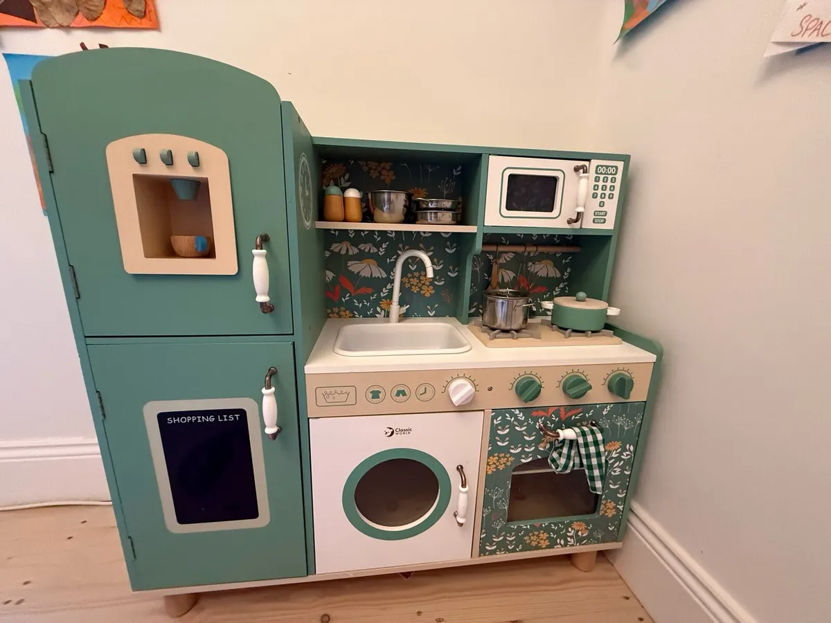 Play kitchen - Image 1