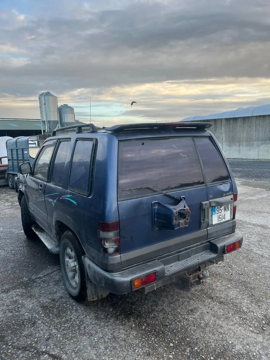 1995 Isuzu Trooper - Image 3