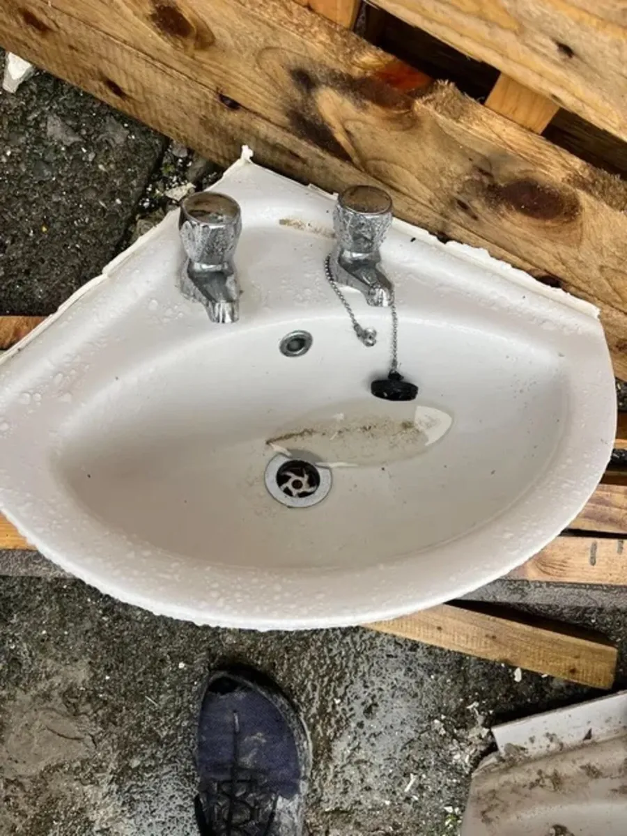 Sinks - Image 1