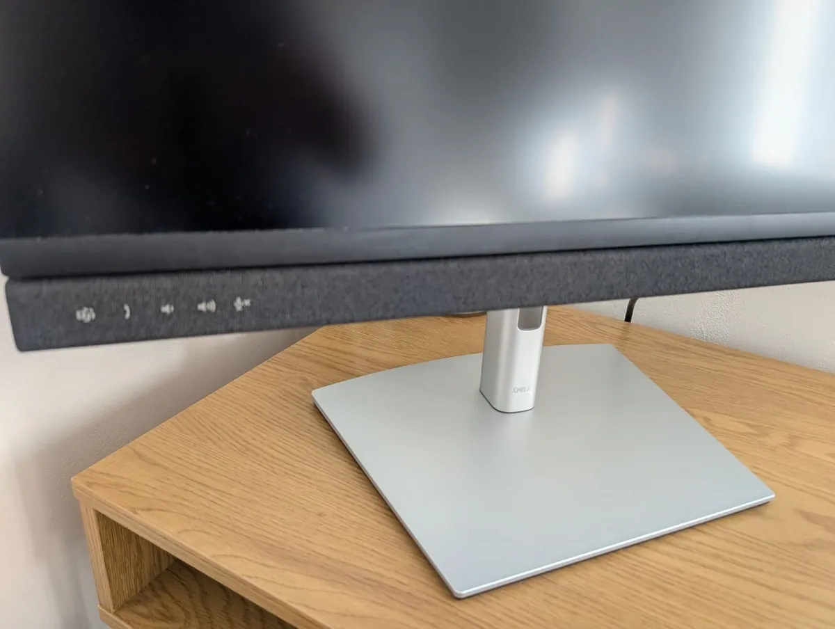 Dell C2722DE 27” QHD USB-C Monitor with Webcam-New - Image 2