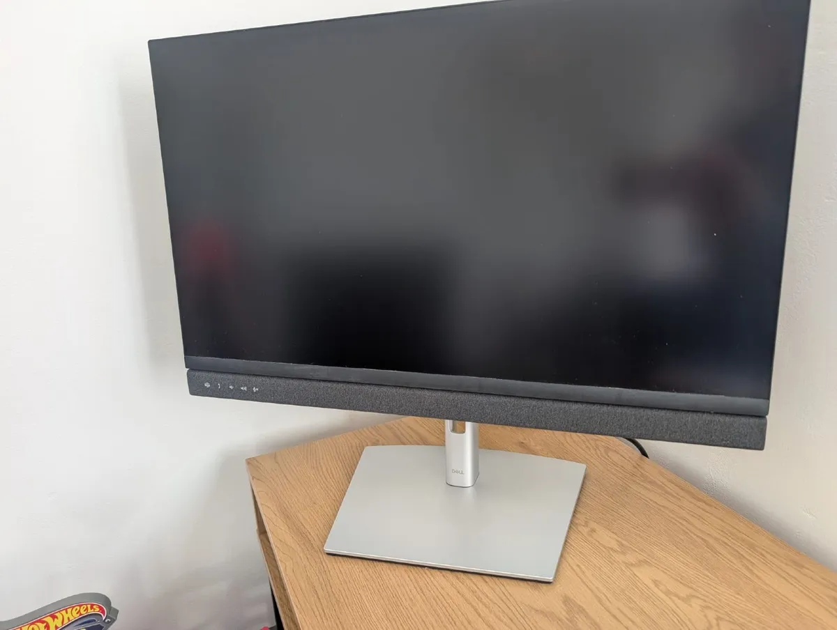 Dell C2722DE 27” QHD USB-C Monitor with Webcam-New - Image 3