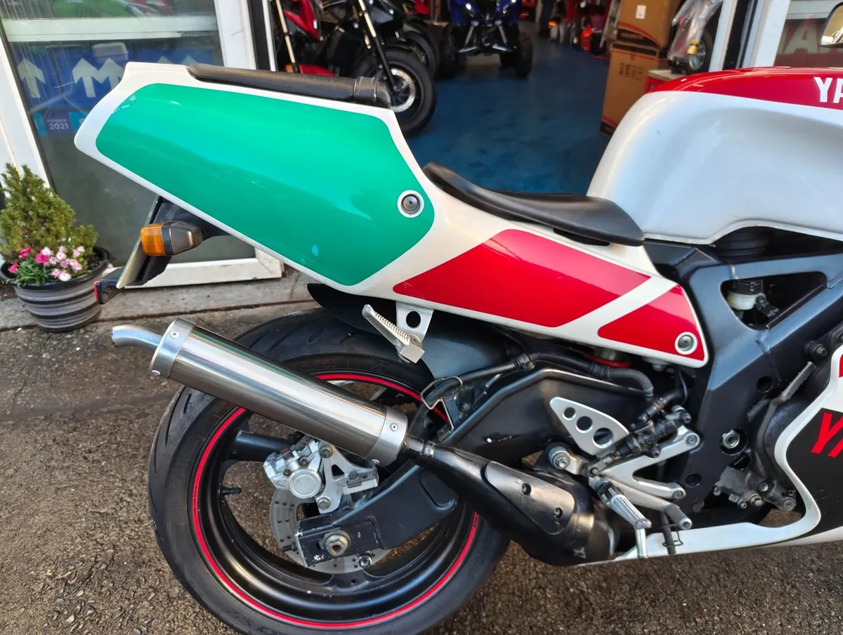 Yamaha TZR250 3XV 1991 - Image 2