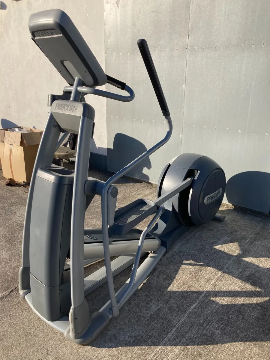 Precor EFX 576i Crosstrainer - Image 4