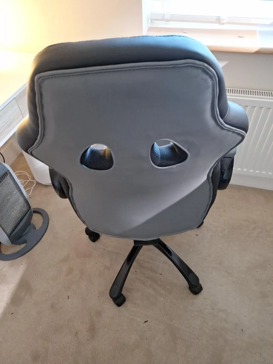 Office/gaming chair - Image 3