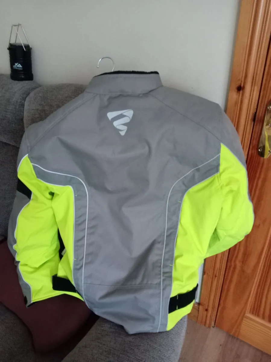 Motorcycle jacket waterproof medium new - Image 2