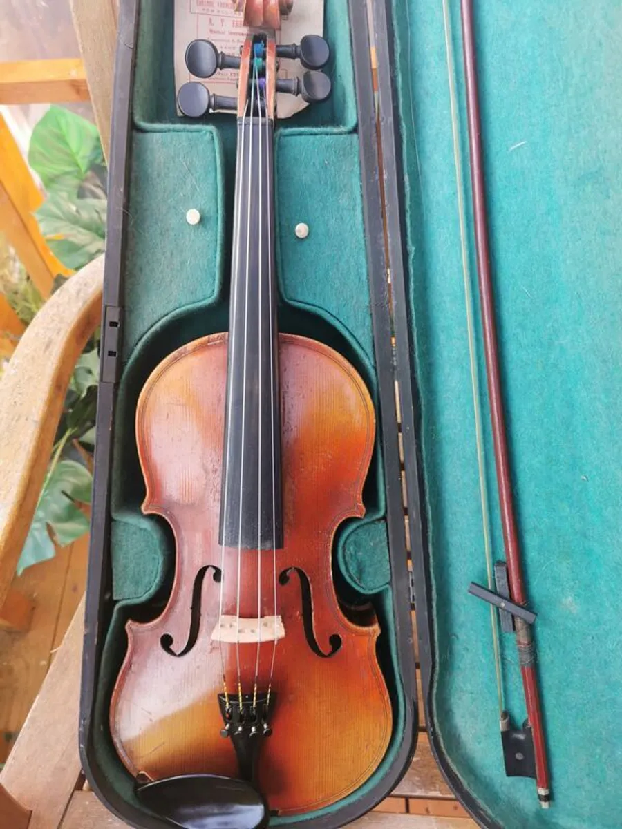 Full size Violin circa. early 1900s - Image 1