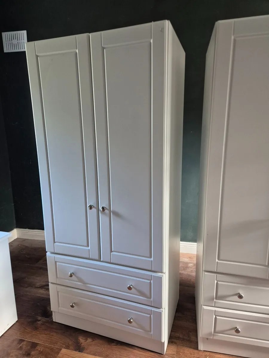 Bedroom furniture - Image 3