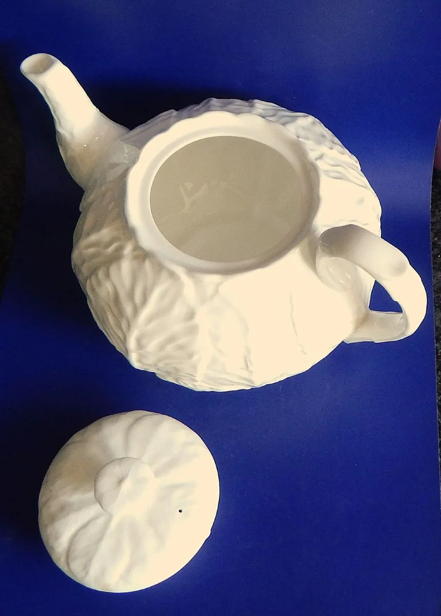 Wedgwood Bone China Countryware Teapot - Image 3
